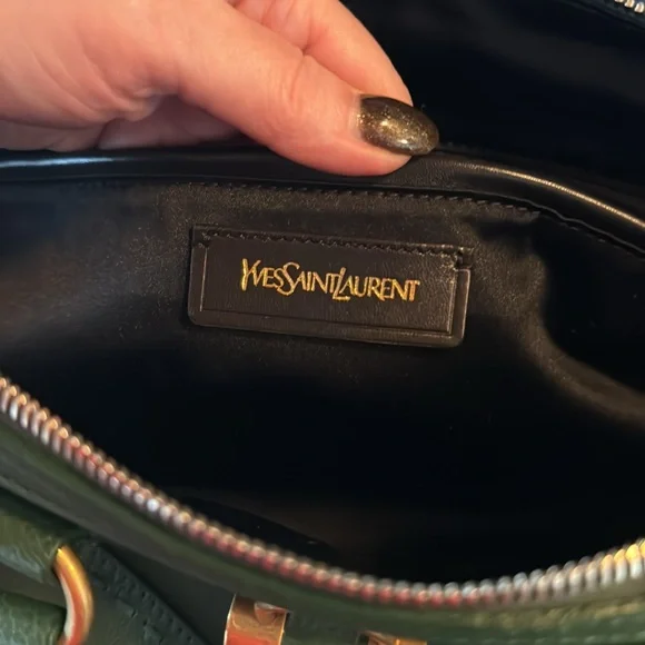 YVES SAINT LAURENT
Green Leather Muse Bowler Bag - Picture 10 of 12